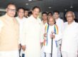 नोएडा सेक्टर-23 में विश्व वरिष्ठ नागरिक दिवस समारोह के दौरान वरिष्ठजनों से आत्मीय भेंट एवं संवाद करते हुए दृश्य