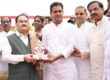 ग्रेटर नोएडा में सेवा ज्योति यात्रा विकसित भारत संकल्प सभा के दौरान जेपी नड्डा जी, कुंवर बृजेश सिंह जी एवं पार्टी पदाधिकारियों के साथ सहभागिता का दृश्य