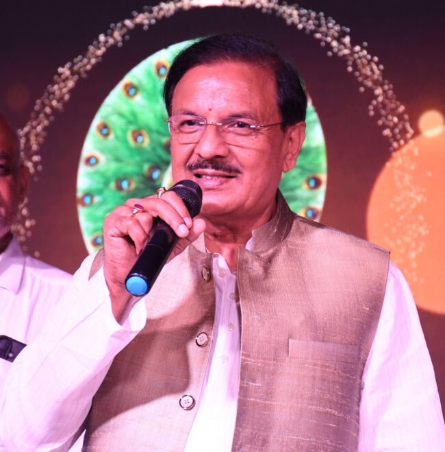 नोएडा स्थित मयूर स्कूल में मेरठ-सहारनपुर खंड के शिक्षक एमएलसी प्रत्याशी श्रीचंद शर्मा जी के समर्थन में शिक्षकों से संवाद कर मतदान की अपील करते हुए नोएडा स्थित मयूर स्कूल में मेरठ-सहारनपुर खंड के शिक्षक एमएलसी प्रत्याशी श्रीचंद शर्मा जी के समर्थन में शिक्षकों से संवाद कर मतदान की अपील करते हुए