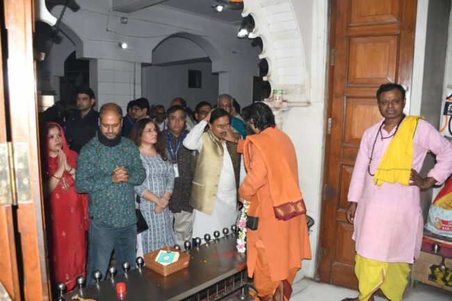 नोएडा सेक्टर-26 स्थित कालीबाड़ी मंदिर में आयोजित दुर्गा पूजा में सहभागिता कर माँ दुर्गा के दर्शन एवं पूजन करते हुए और सभी के सुख, शांति, समृद्धि एवं उत्तम स्वास्थ्य की कामना करते हुए नोएडा सेक्टर-26 स्थित कालीबाड़ी मंदिर में आयोजित दुर्गा पूजा में सहभागिता कर माँ दुर्गा के दर्शन एवं पूजन करते हुए और सभी के सुख, शांति, समृद्धि एवं उत्तम स्वास्थ्य की कामना करते हुए