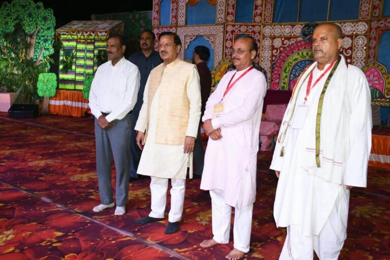 नोएडा सेक्टर-48 स्थित श्री श्री रविशंकर विद्या मंदिर स्कूल में दुर्गा पूजा तथा महर्षि नगर स्थित महर्षि आश्रम में रामलीला एवं दुर्गा पूजा में सहभागिता कर माँ दुर्गा का आशीर्वाद प्राप्त करते हुए नोएडा सेक्टर-48 स्थित श्री श्री रविशंकर विद्या मंदिर स्कूल में दुर्गा पूजा तथा महर्षि नगर स्थित महर्षि आश्रम में रामलीला एवं दुर्गा पूजा में सहभागिता कर माँ दुर्गा का आशीर्वाद प्राप्त करते हुए