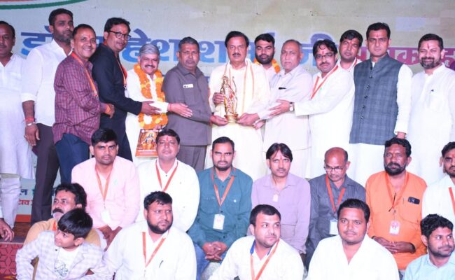 सूरजपुर, दादरी में श्री आदर्श रामलीला कमेटी द्वारा आयोजित रामलीला मंचन में सहभागिता कर प्रभु श्रीराम की पावन लीलाओं का दर्शन करते हुए