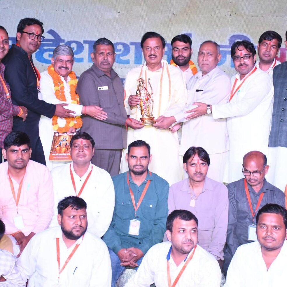 सूरजपुर, दादरी में श्री आदर्श रामलीला कमेटी द्वारा आयोजित रामलीला मंचन में सहभागिता कर प्रभु श्रीराम की पावन लीलाओं का दर्शन करते हुए सूरजपुर, दादरी में श्री आदर्श रामलीला कमेटी द्वारा आयोजित रामलीला मंचन में सहभागिता कर प्रभु श्रीराम की पावन लीलाओं का दर्शन करते हुए