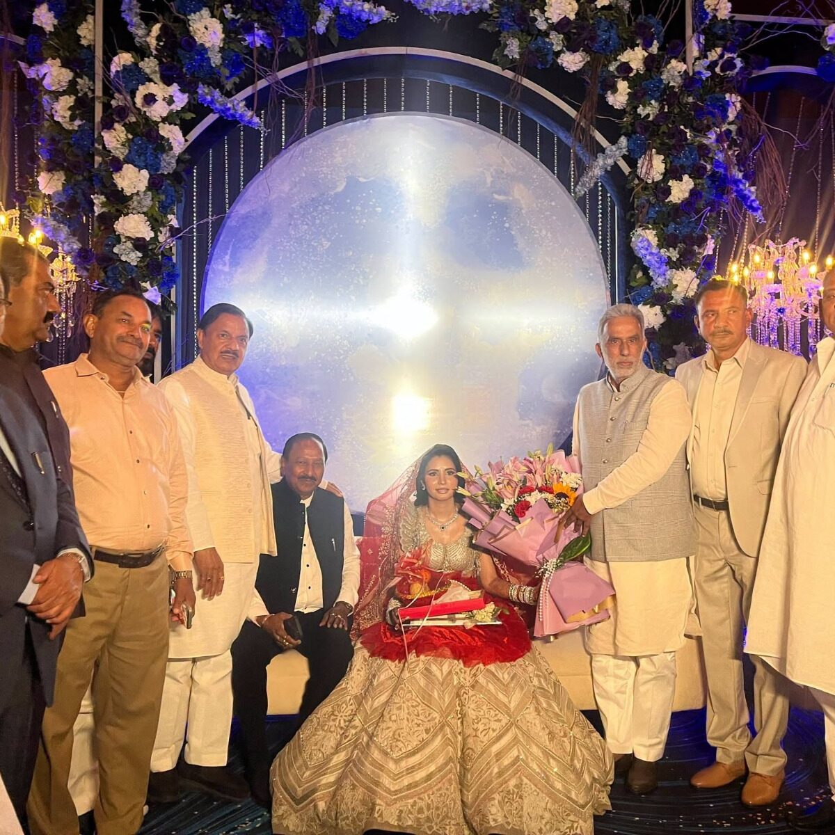 श्री जुगराज सिंह चौहान जी के सुपुत्र कार्तिकेय के रिंग सेरेमनी समारोह में सम्मिलित होकर नवयुगल को बधाई एवं शुभकामनाएँ देते हुए श्री जुगराज सिंह चौहान जी के सुपुत्र कार्तिकेय के रिंग सेरेमनी समारोह में सम्मिलित होकर नवयुगल को बधाई एवं शुभकामनाएँ देते हुए